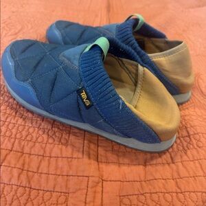 Teva Re ember shoes